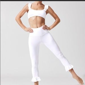 Set of Beyond Yoga Frill Seeker Small